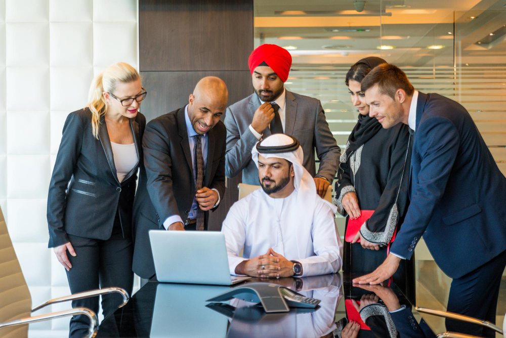 GCC business professionals collaborating — Kenekt advisory services